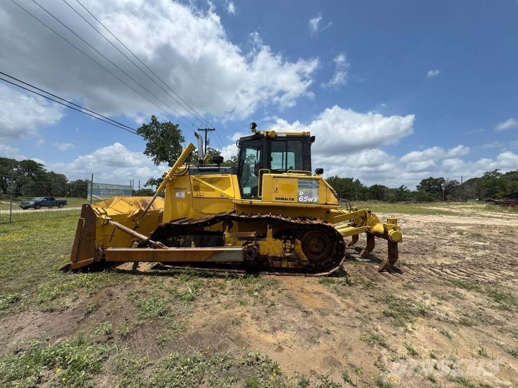 Komatsu D65WX-17 Buldožerji goseničarji