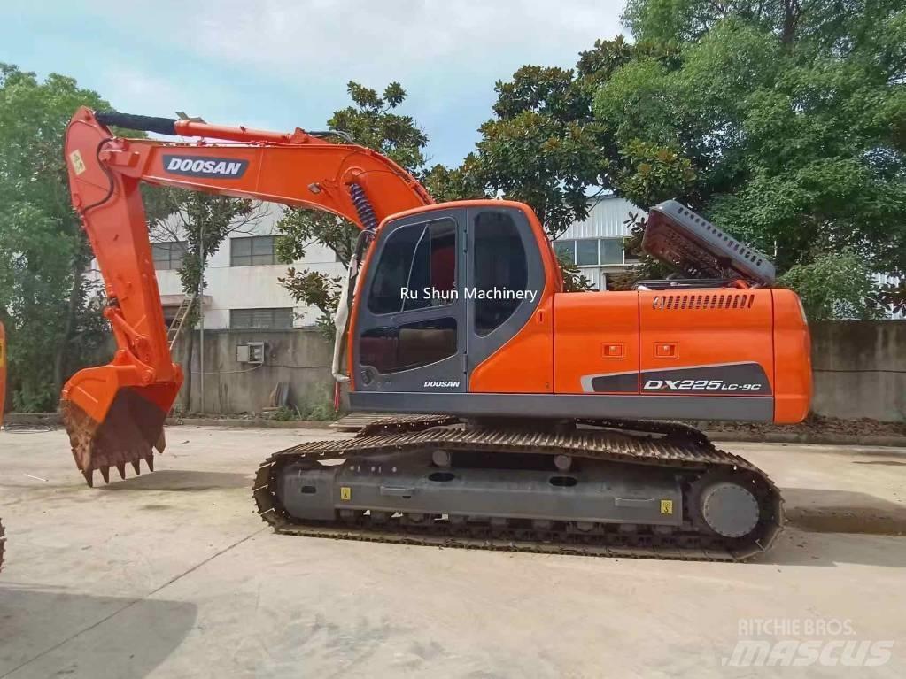 Doosan DX 225 LC Bagri goseničarji