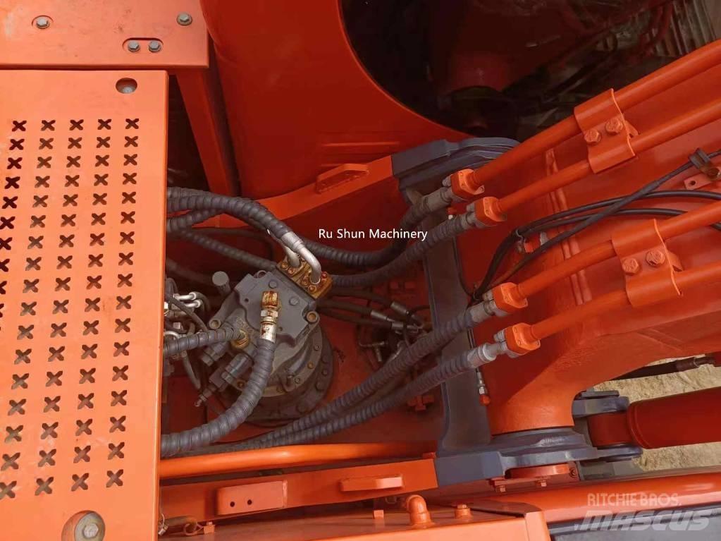 Doosan DX 225 LC Bagri goseničarji