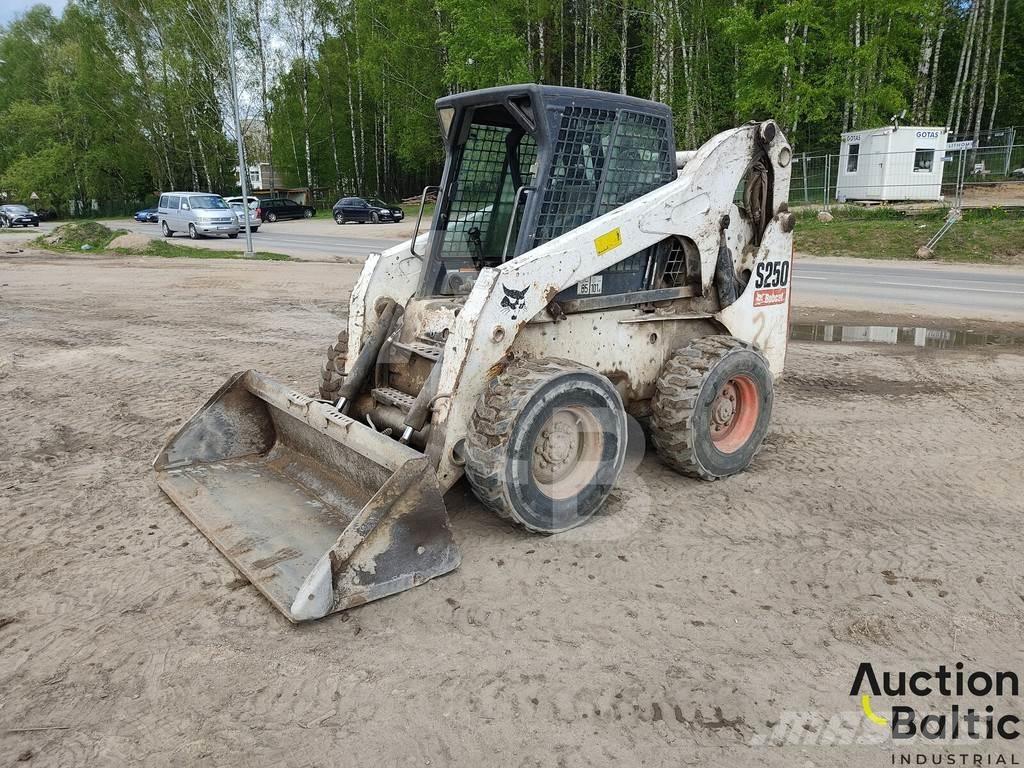 Bobcat S 250 Skid steer mini nakladalci