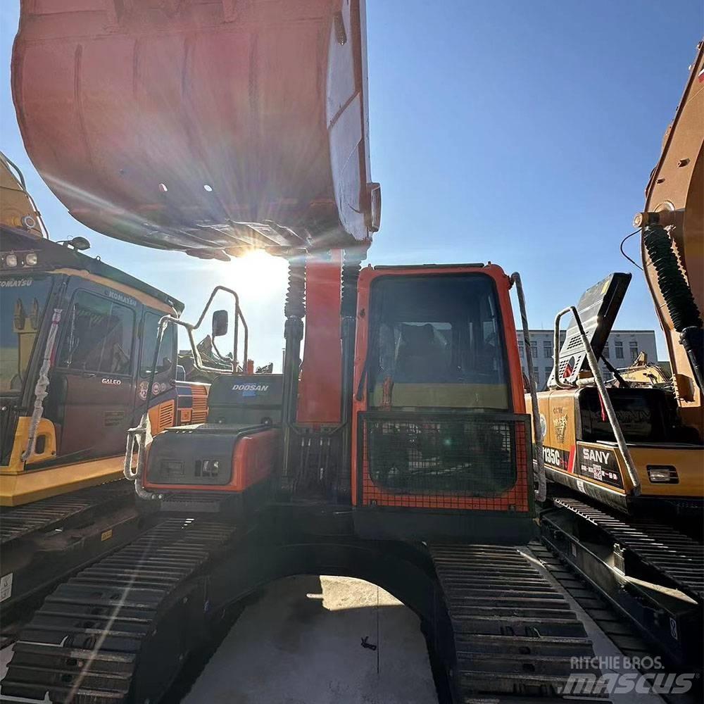 Doosan DX150LC-9C Bagri goseničarji