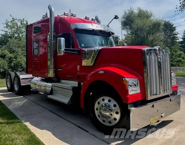 Kenworth W 990 Vlačilci