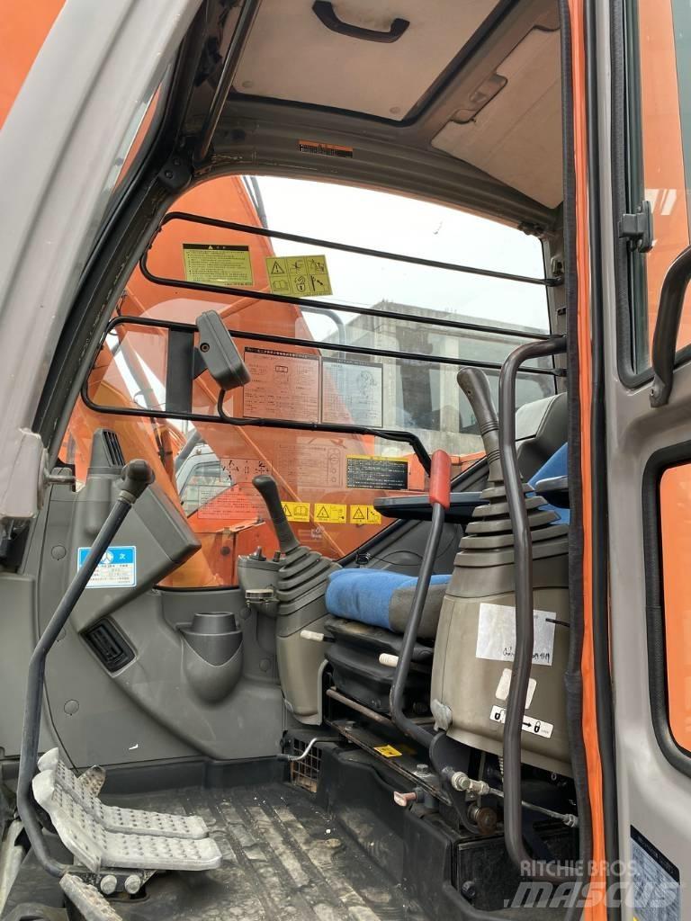 Hitachi 135 Bagri goseničarji