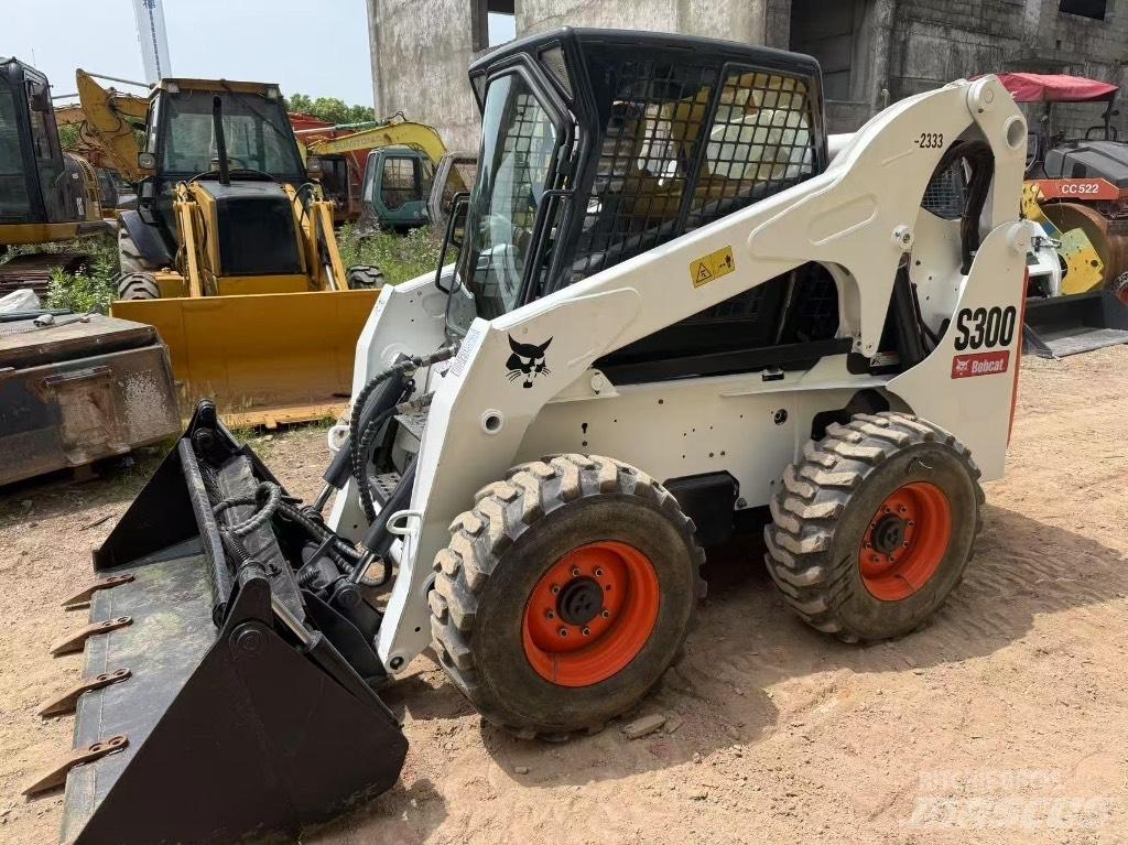 Bobcat S 300 Skid steer mini nakladalci