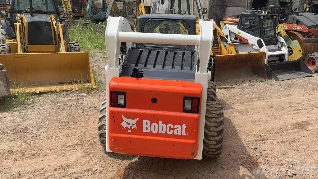 Bobcat S 300 Skid steer mini nakladalci
