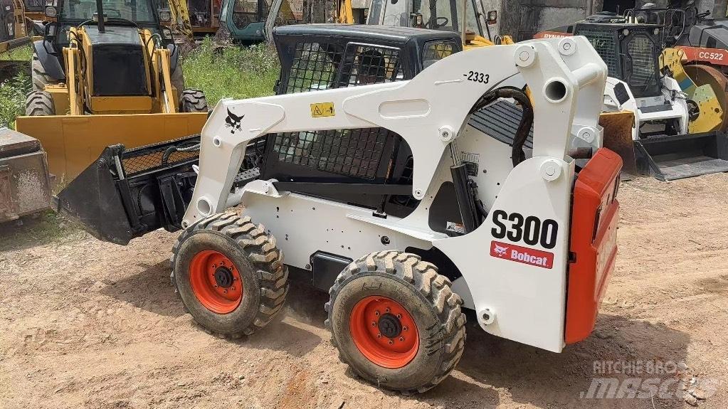 Bobcat S 300 Skid steer mini nakladalci