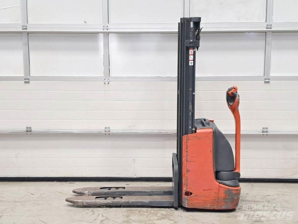 Linde L12 Ročni električni viličar