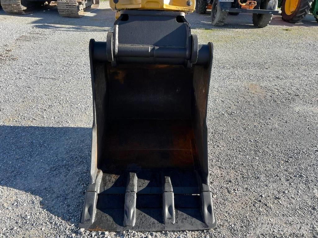 CAT M 318 F Bagri na kolesih