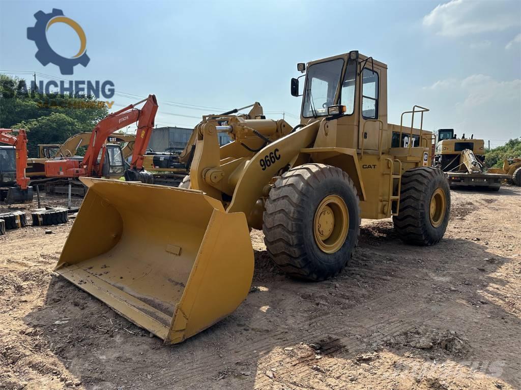 CAT 966C Kolesni nakladalci