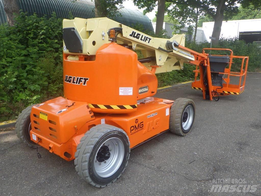 JLG M450AJ Zglobne dvižne ploščadi