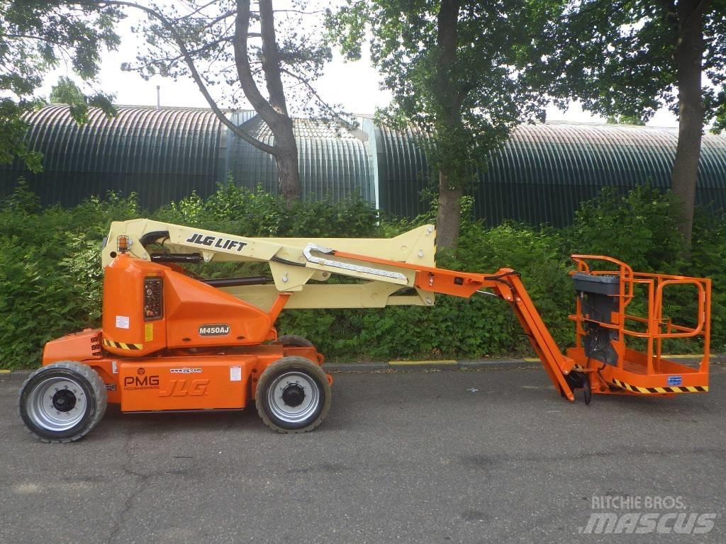 JLG M450AJ Zglobne dvižne ploščadi