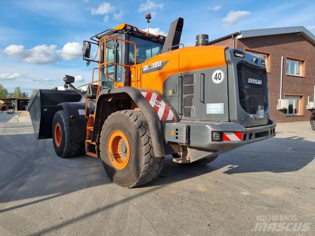 Doosan DL 380-7 Kolesni nakladalci