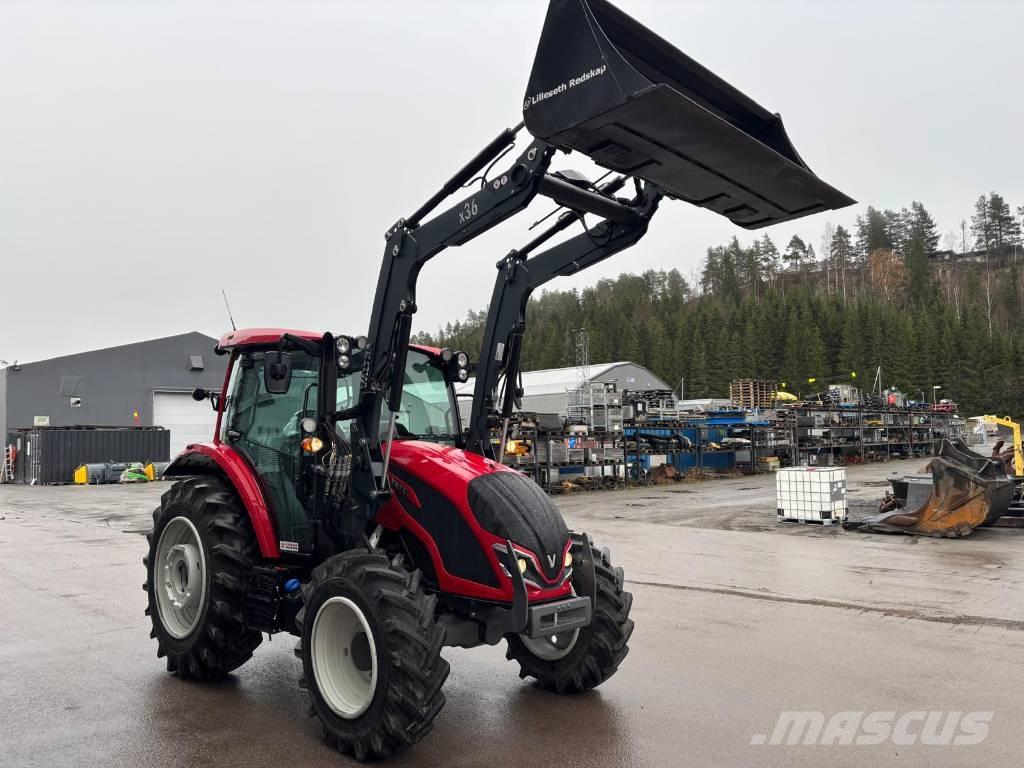 Valtra A 95 Traktorji