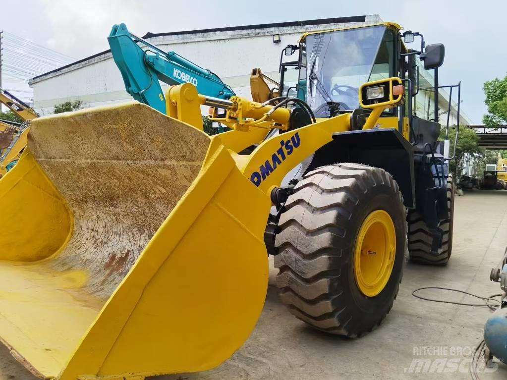 Komatsu WA 380 Kolesni nakladalci
