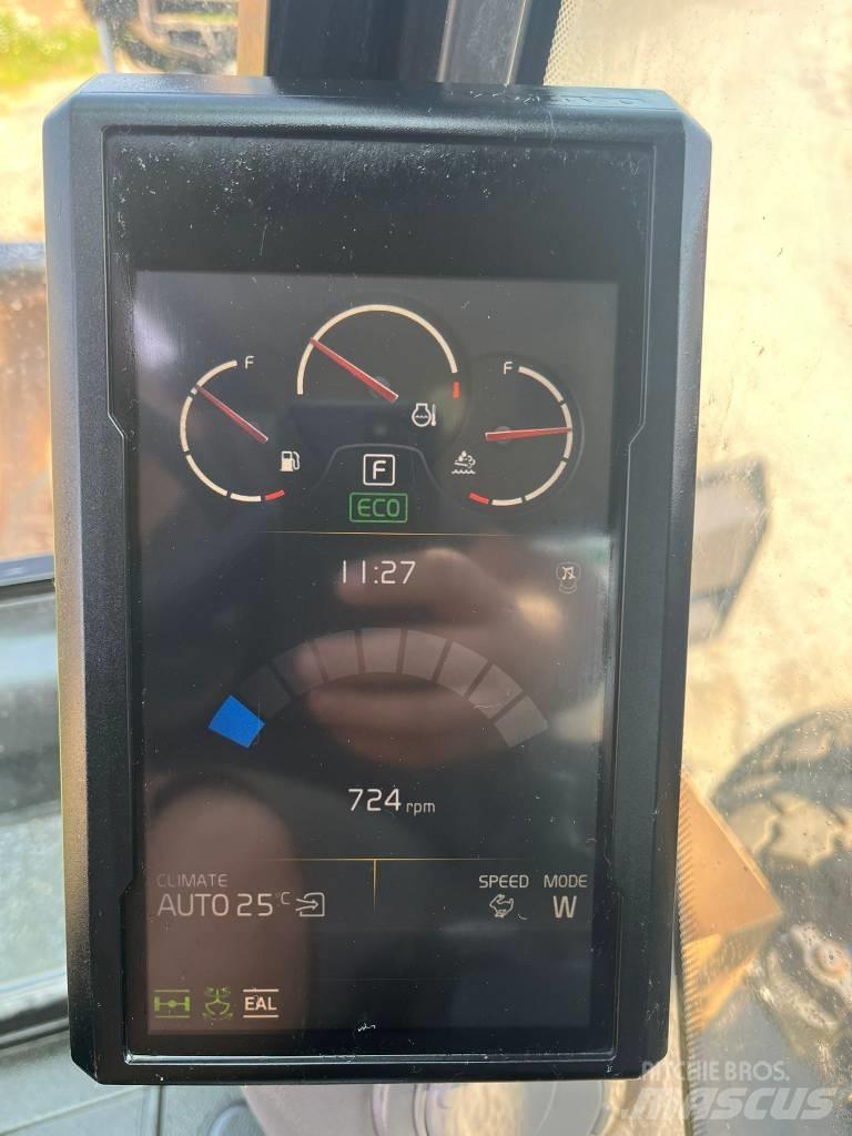 Volvo EW 220 E Bagri na kolesih