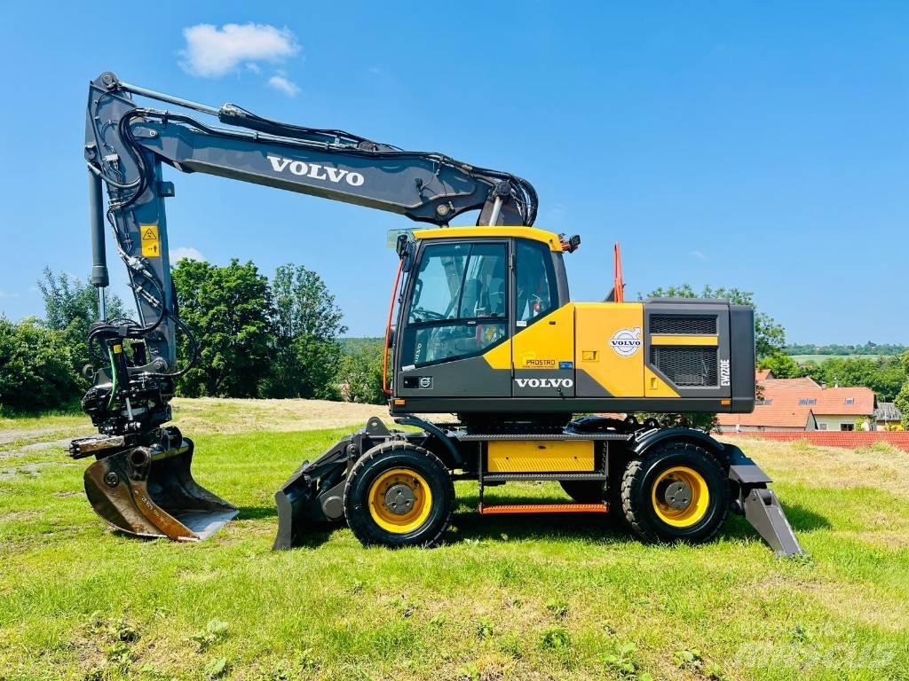 Volvo EW 220 E Bagri na kolesih