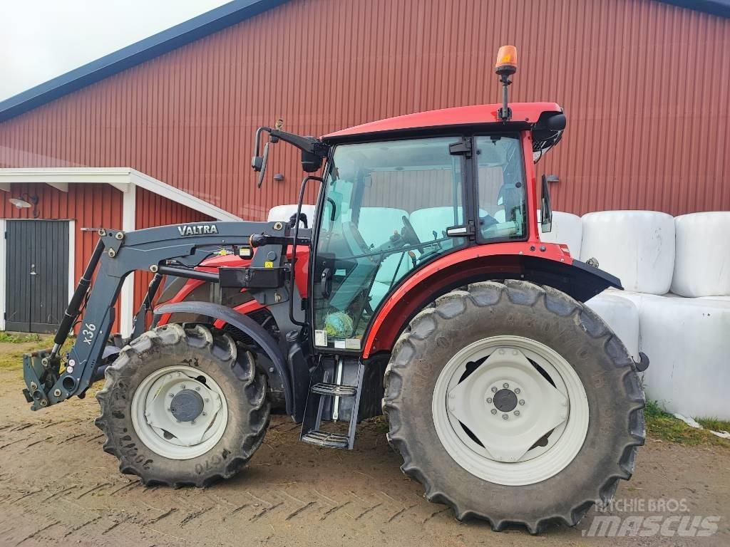 Valtra A 75 Traktorji