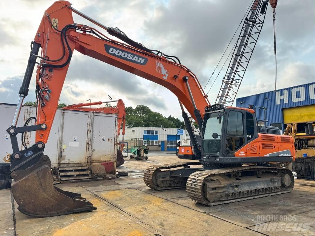 Doosan DX 300 LC-5 Bagri goseničarji
