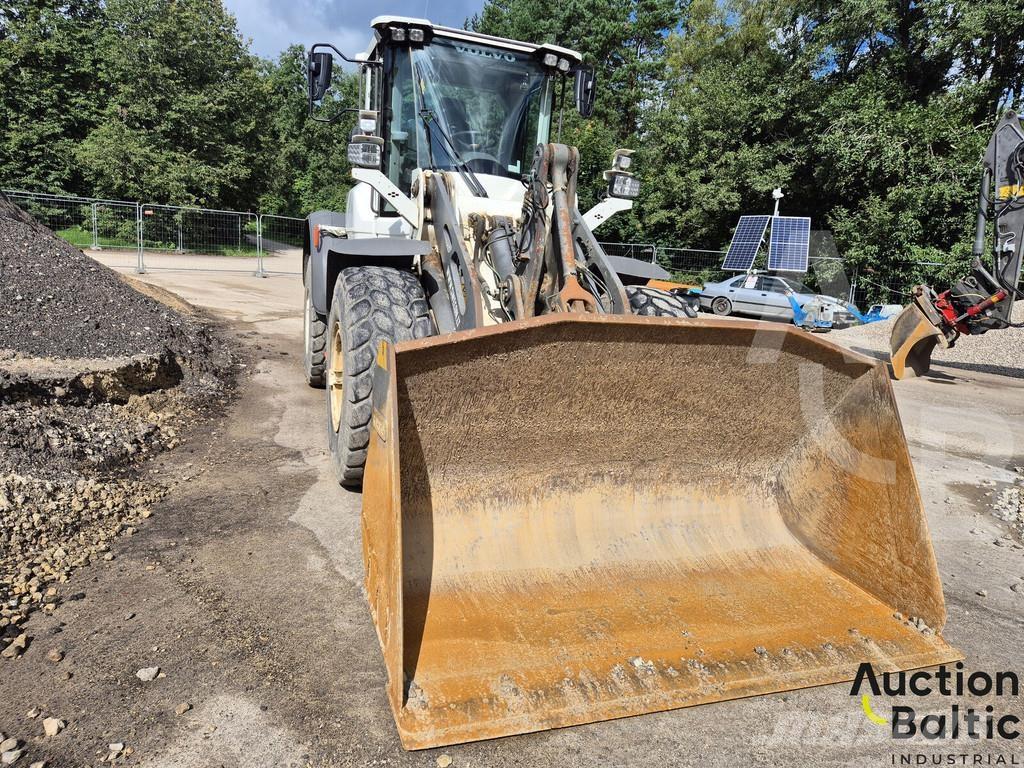 Volvo L 90 Kolesni nakladalci