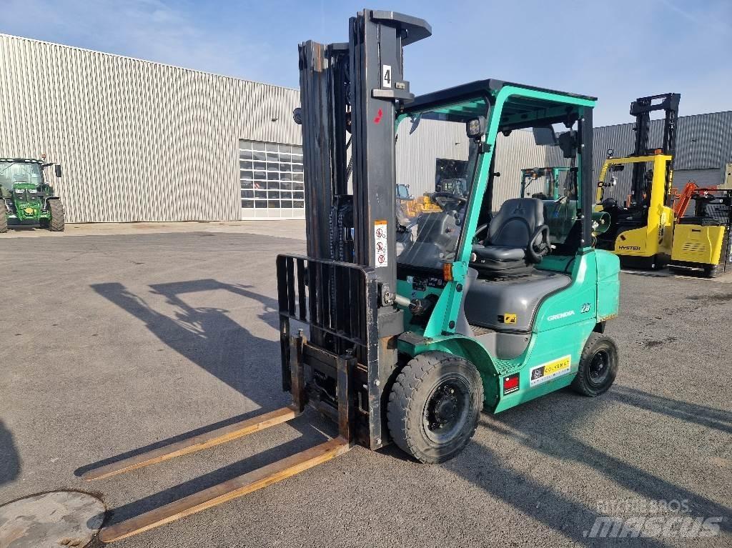 Mitsubishi FD30N Viličarji s pomičnim teleskopom