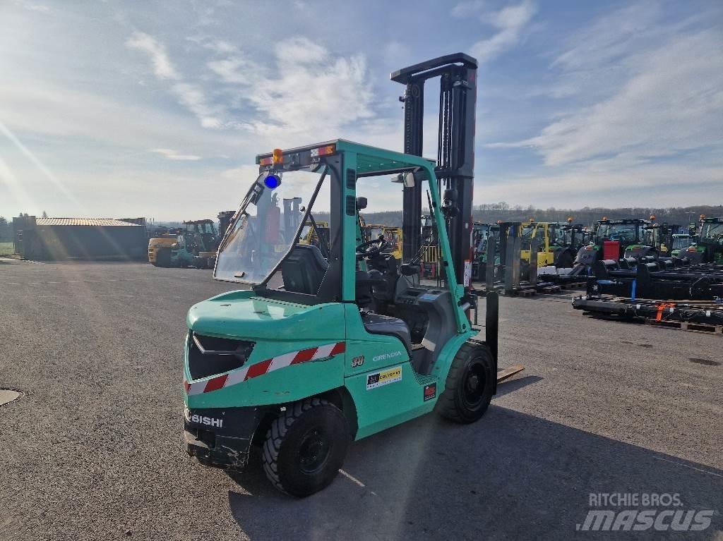 Mitsubishi FD30N Viličarji s pomičnim teleskopom
