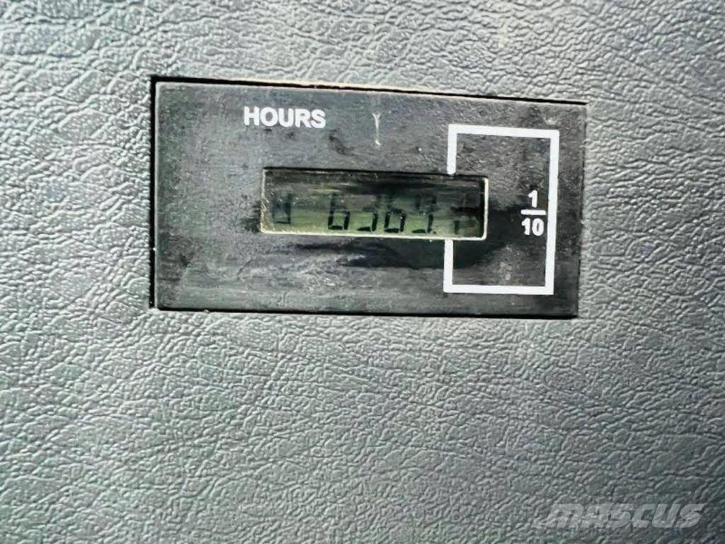 Hyundai 140W-9 Bagri na kolesih