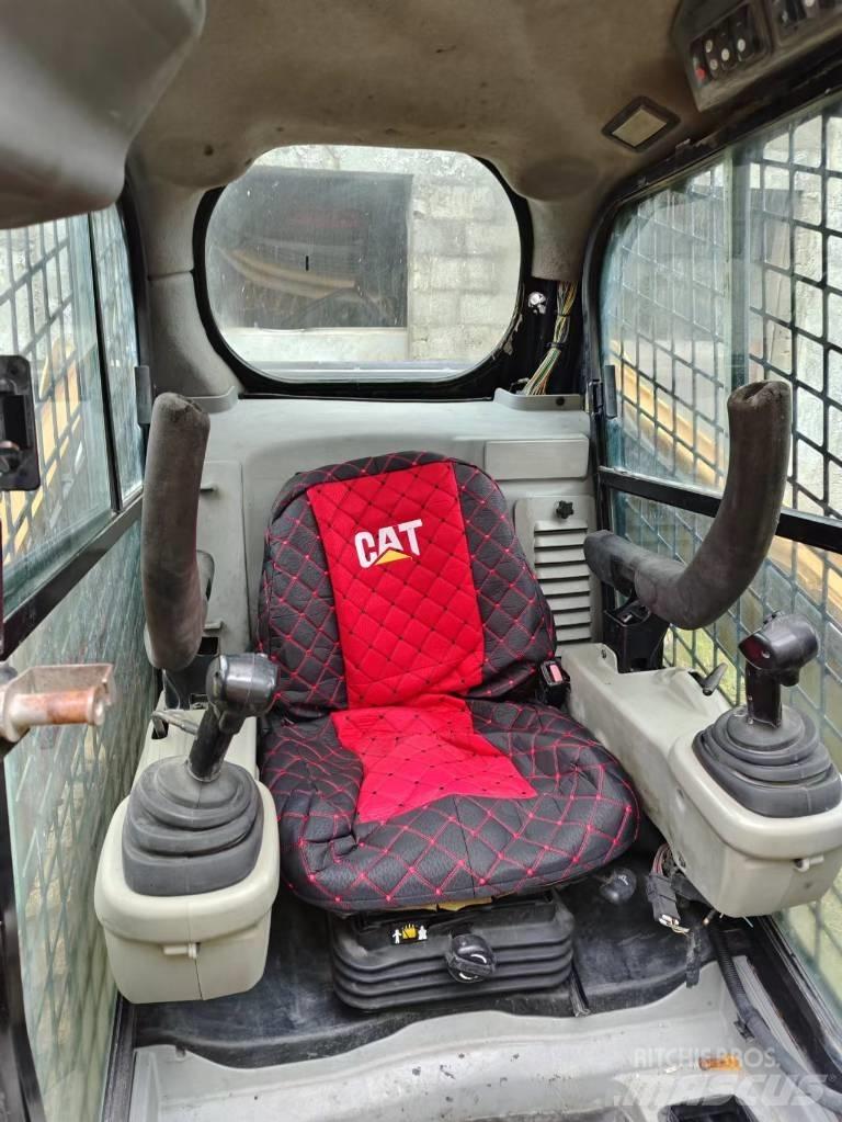 CAT 246C Skid steer mini nakladalci