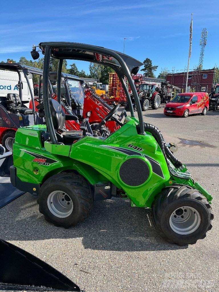 Avant 640i Steg 5 Skid steer mini nakladalci