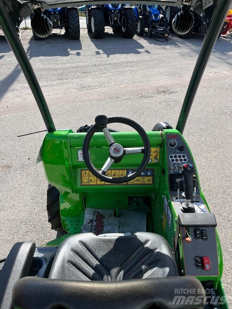Avant 640i Steg 5 Skid steer mini nakladalci
