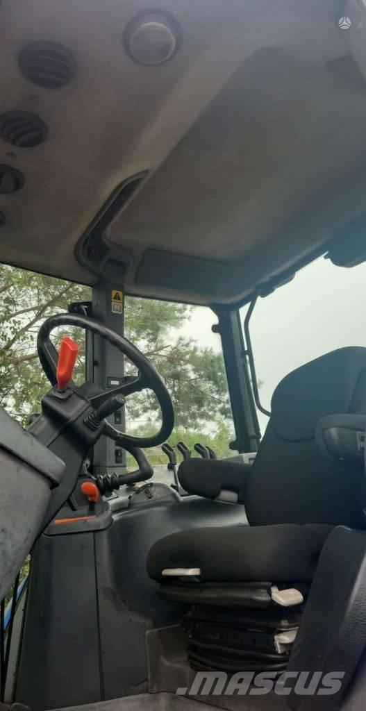 New Holland TM 150 Traktorji