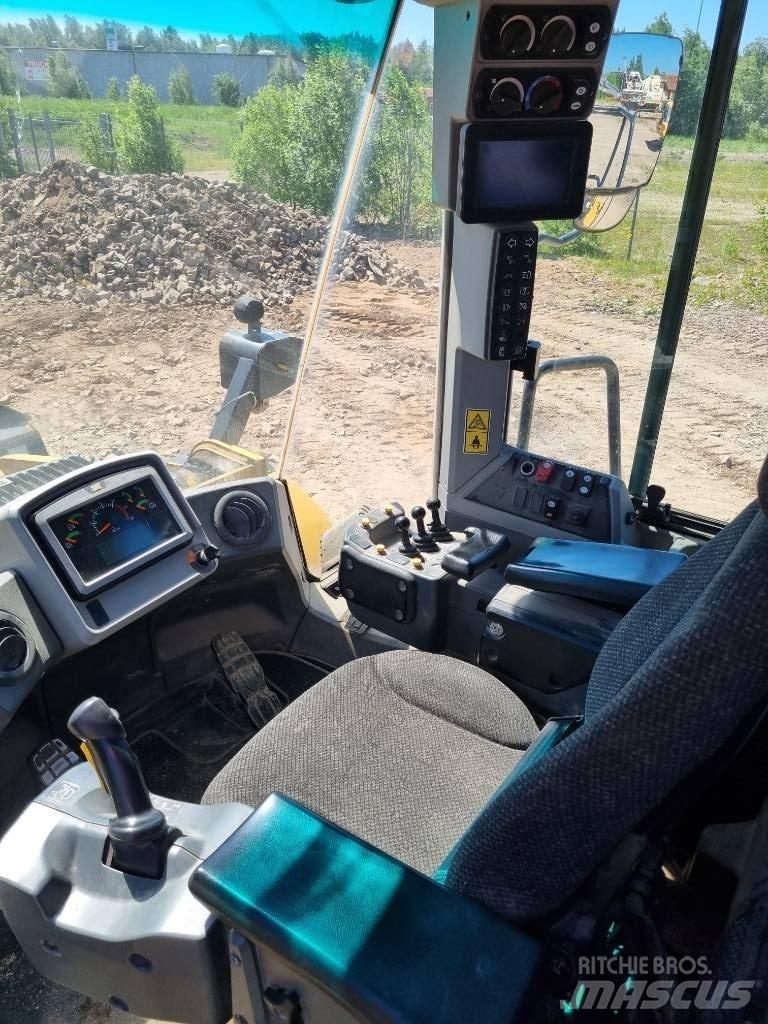 CAT 966 M Kolesni nakladalci