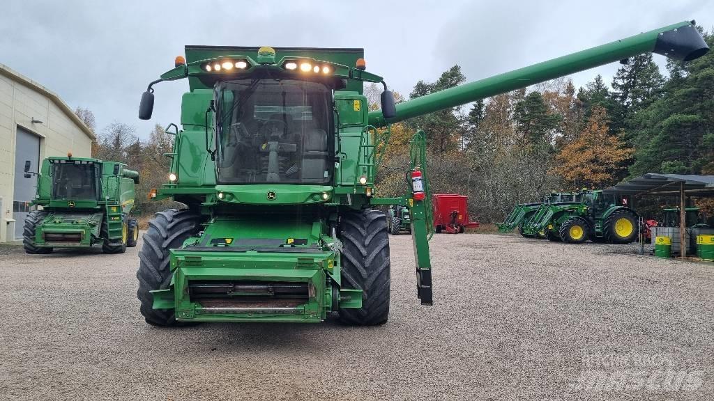 John Deere T670i Kombajni