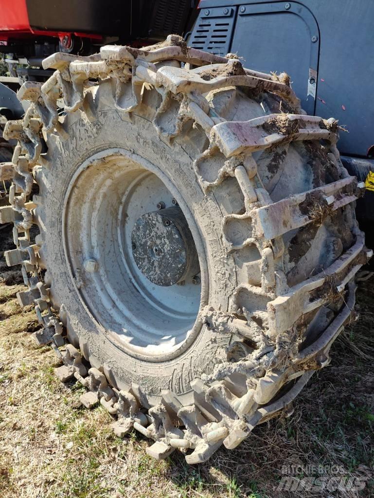Komatsu 901 Harvesterji