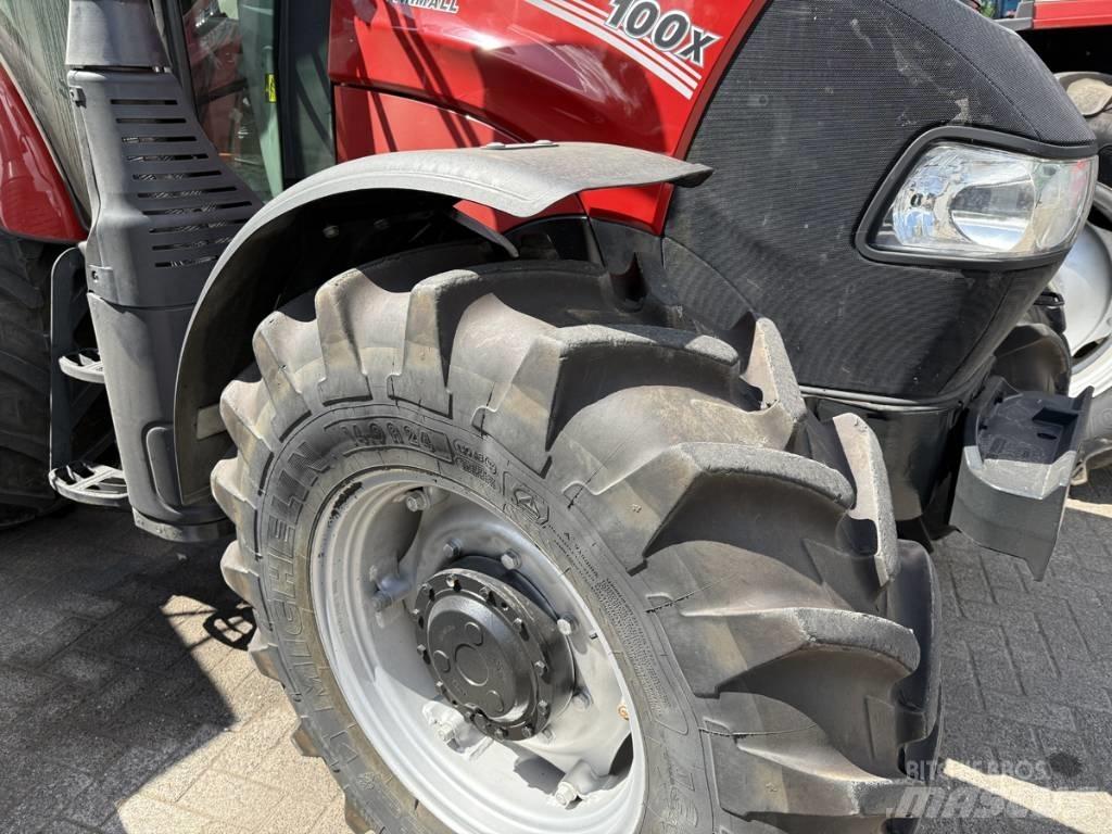 CASE Farmall 100X Traktorji