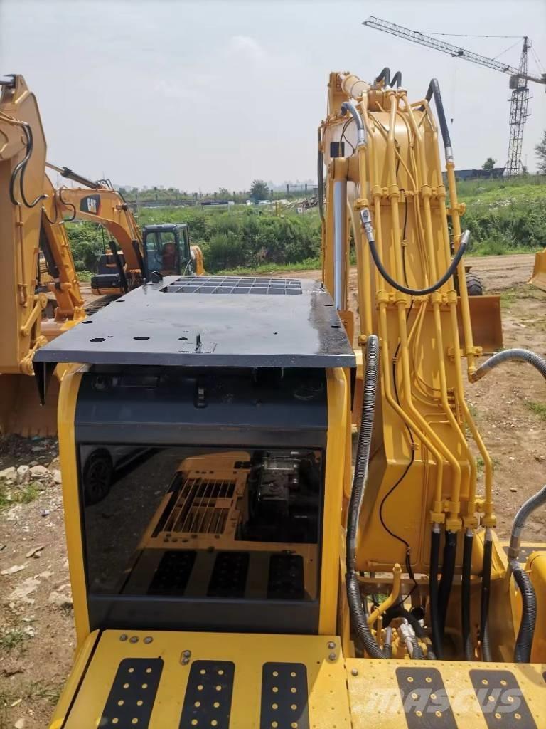 Komatsu PC 220-8 Bagri goseničarji