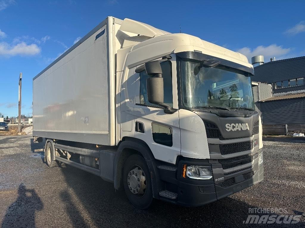 Scania P250 Tovornjaki zabojniki