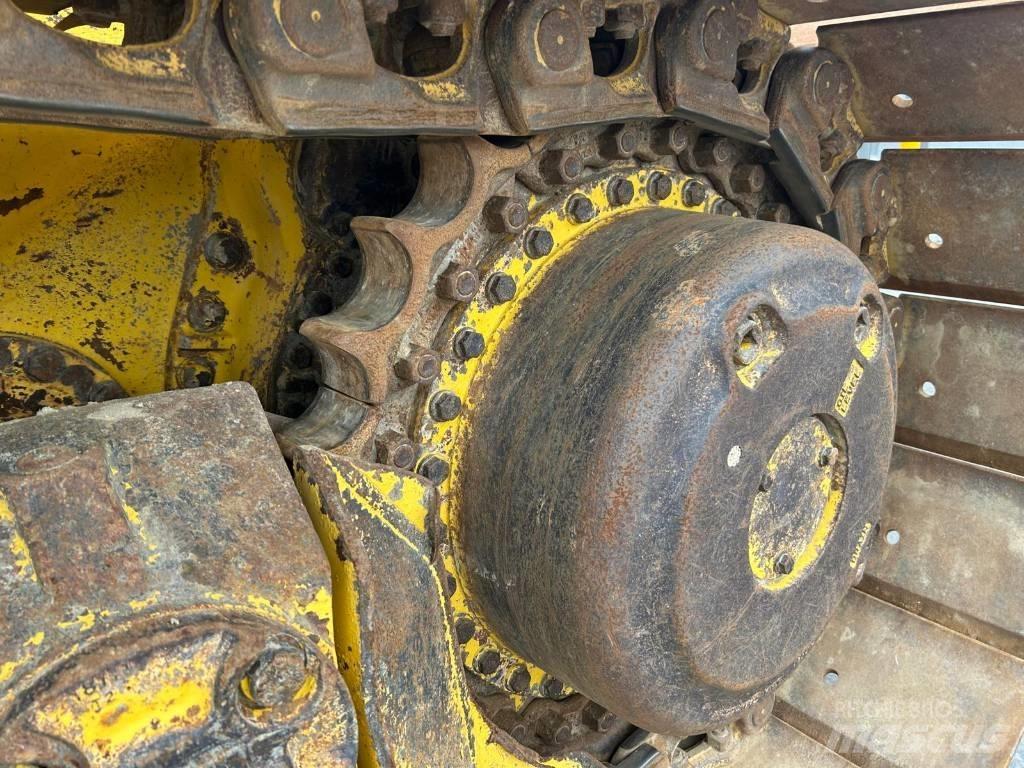 Komatsu D 65 WX-18 Buldožerji goseničarji