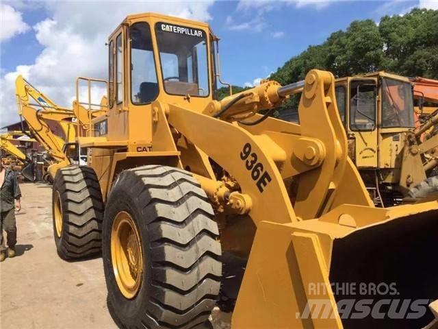 CAT 936 E Kolesni nakladalci