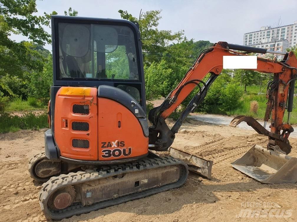 Hitachi ZX 30 Mini bagri <7t