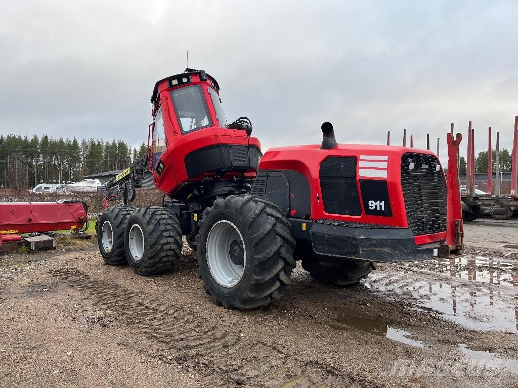 Komatsu 931 Harvesterji