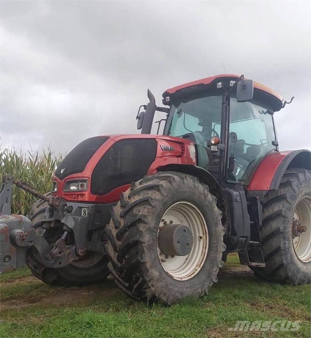Valtra S352 Traktorji