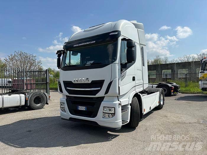 Iveco AS440E48 Vlačilci