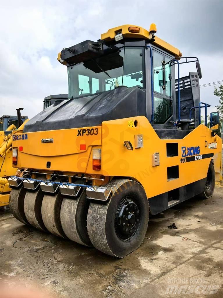 XCMG XP 303 Kombinirani valjarji