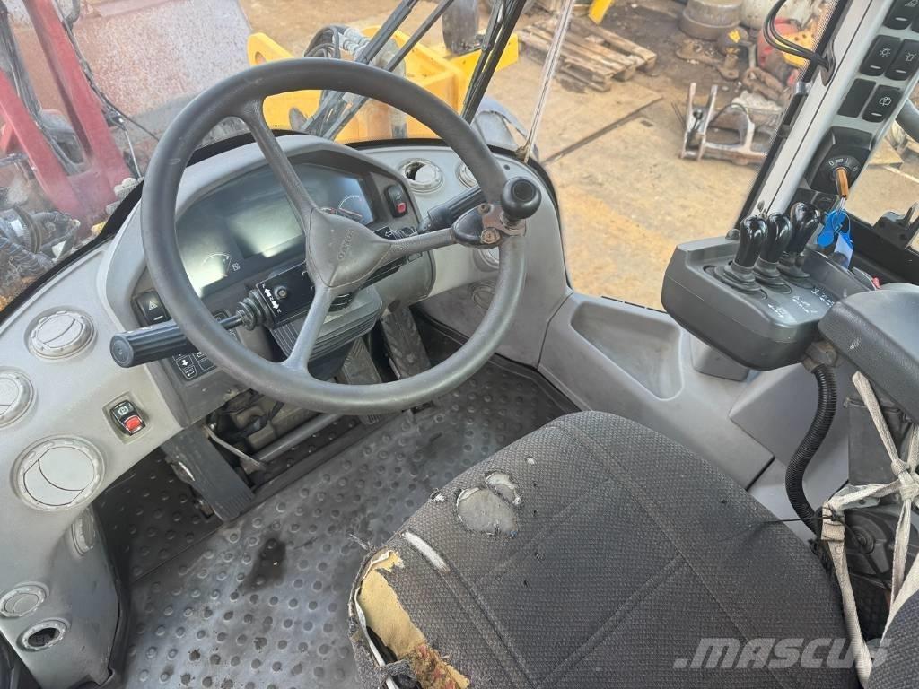 Volvo L 120 G Kolesni nakladalci