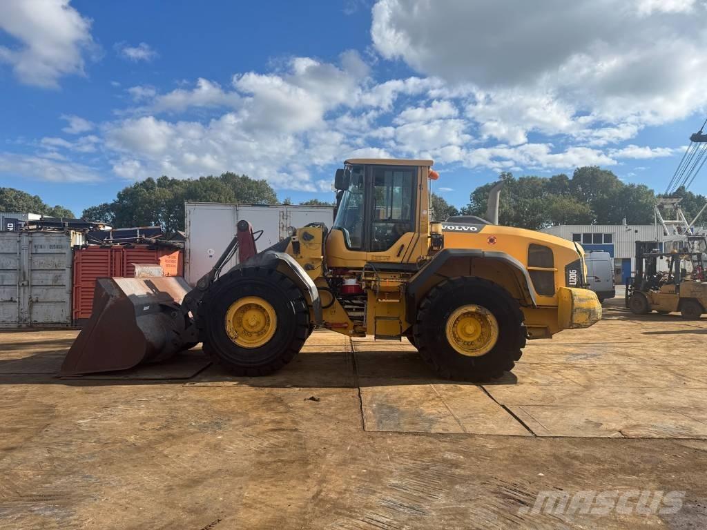 Volvo L 120 G Kolesni nakladalci