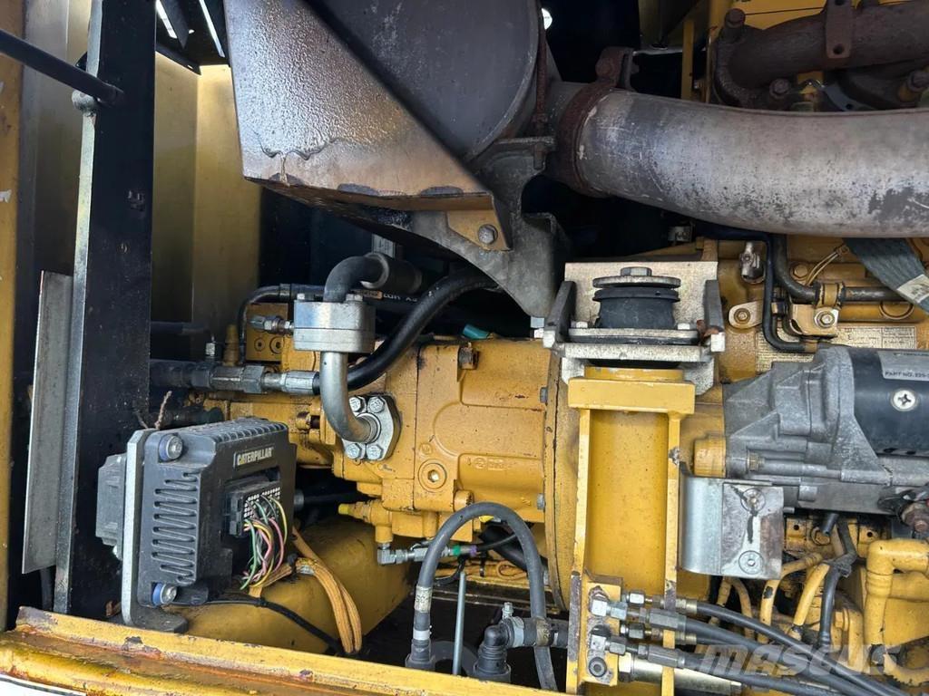 CAT M316D Bagri na kolesih