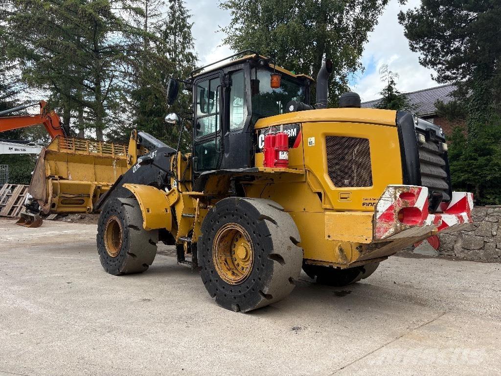 CAT 938 M Kolesni nakladalci
