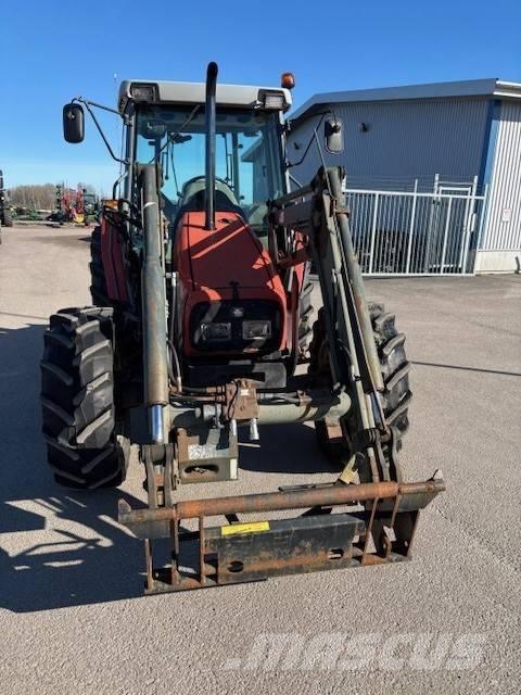Massey Ferguson 4235 Traktorji