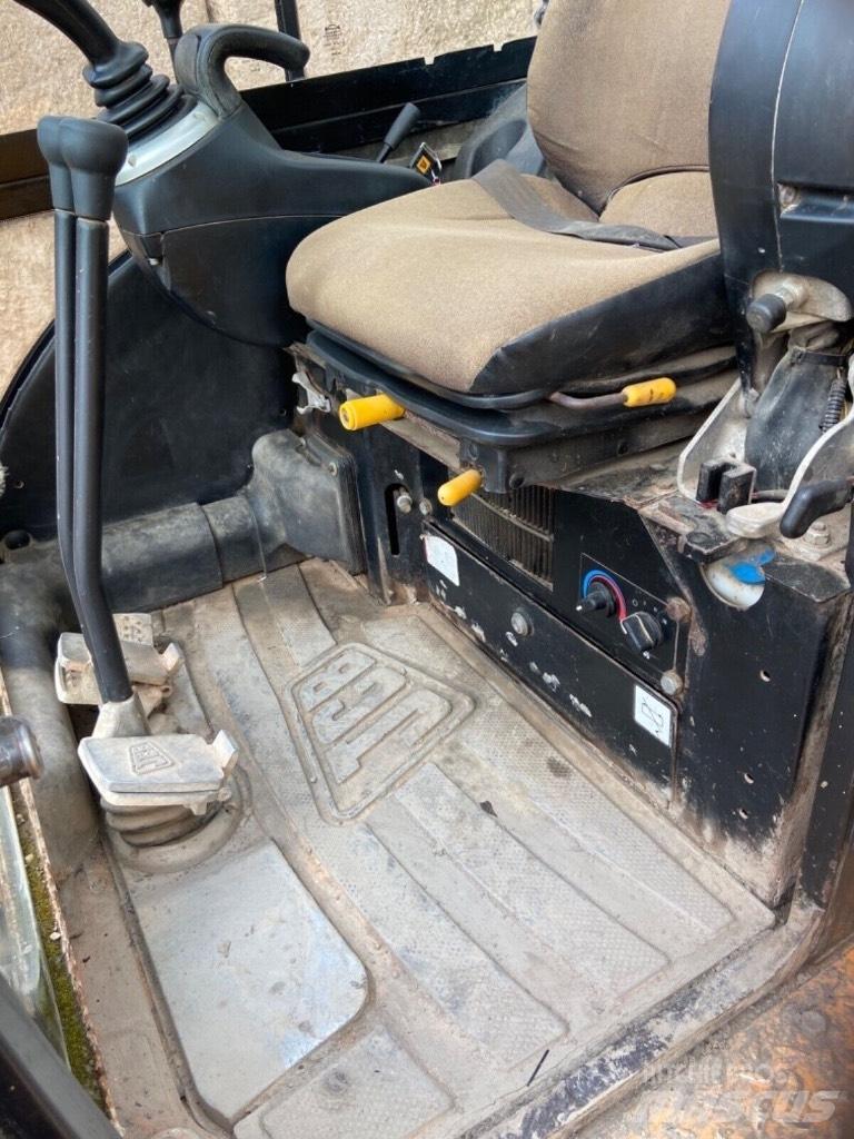 JCB 8025 ZTS Mini bagri <7t