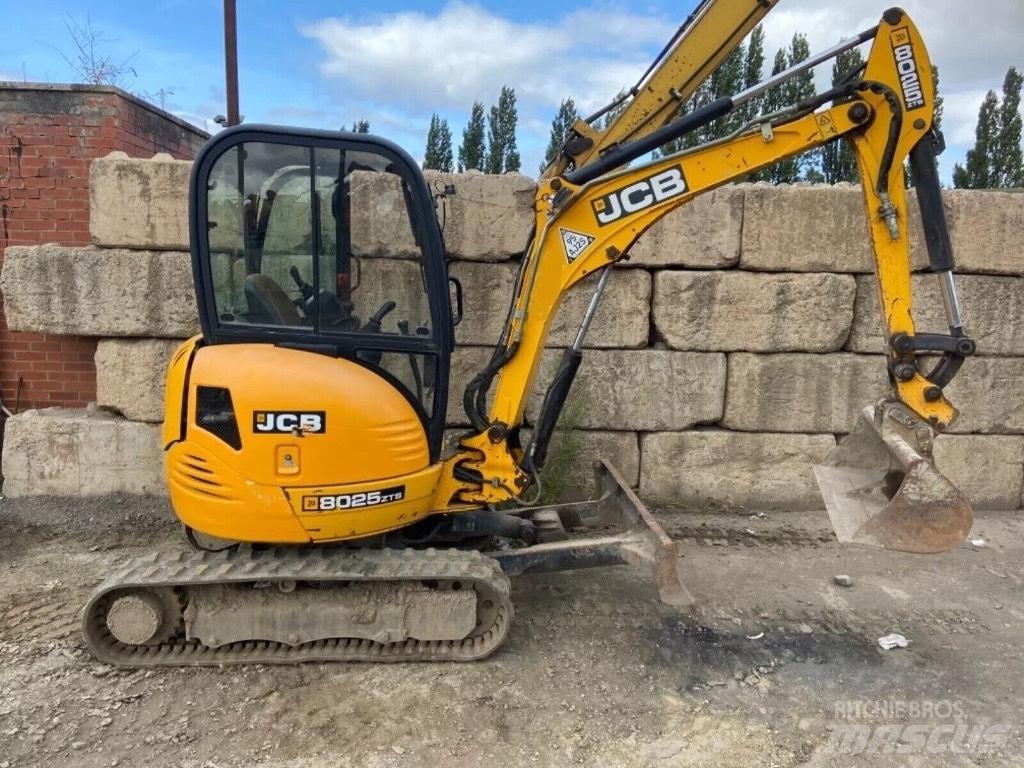 JCB 8025 ZTS Mini bagri <7t